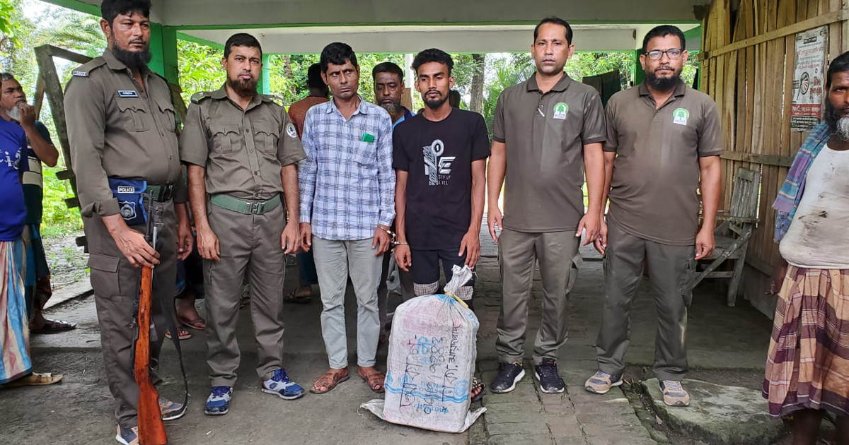 সুন্দববনের হরিণের ১০ কেজি মাংসসহ দুই পাচারকারী আটক