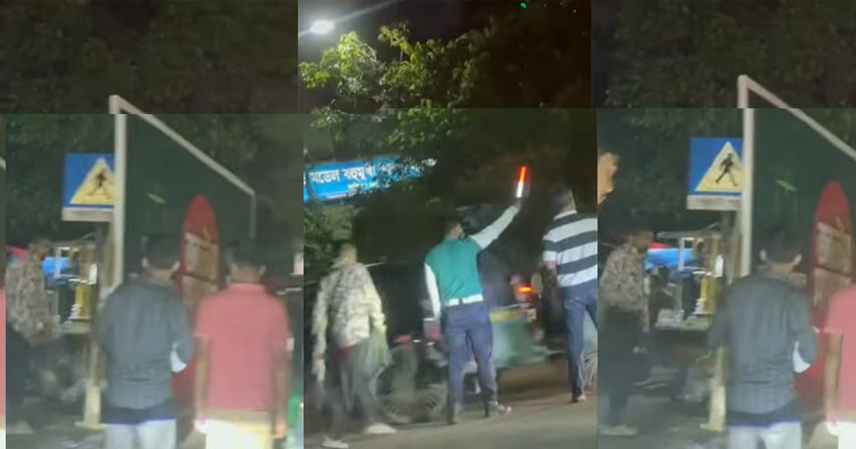 ধানমন্ডি ৩২-এ পুলিশের সামনেই চাপাতি নিয়ে ভয় দেখাচ্ছে ছিনতাইকারী!