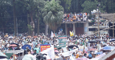 স্লোগানে মুখর রাজপথ, সারা দেশ থেকে সোহরাওয়ার্দী উদ্যানমুখী নেতাকর্মীরা