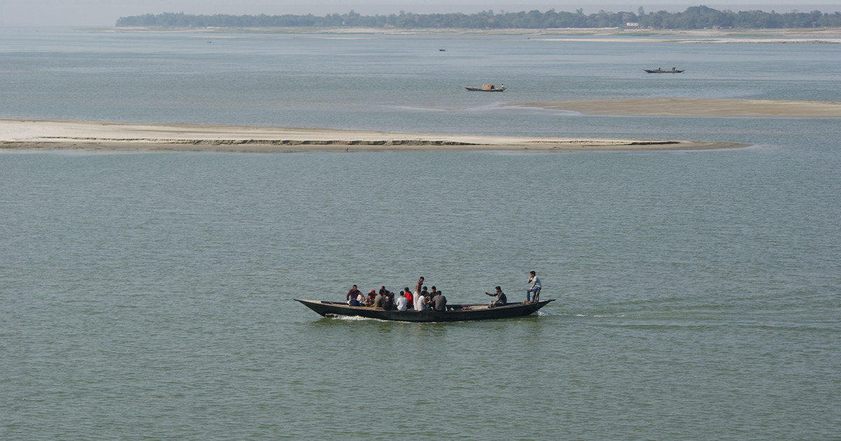 উত্তাল পদ্মায় ডুবে ২ শিশুর মৃত্যু