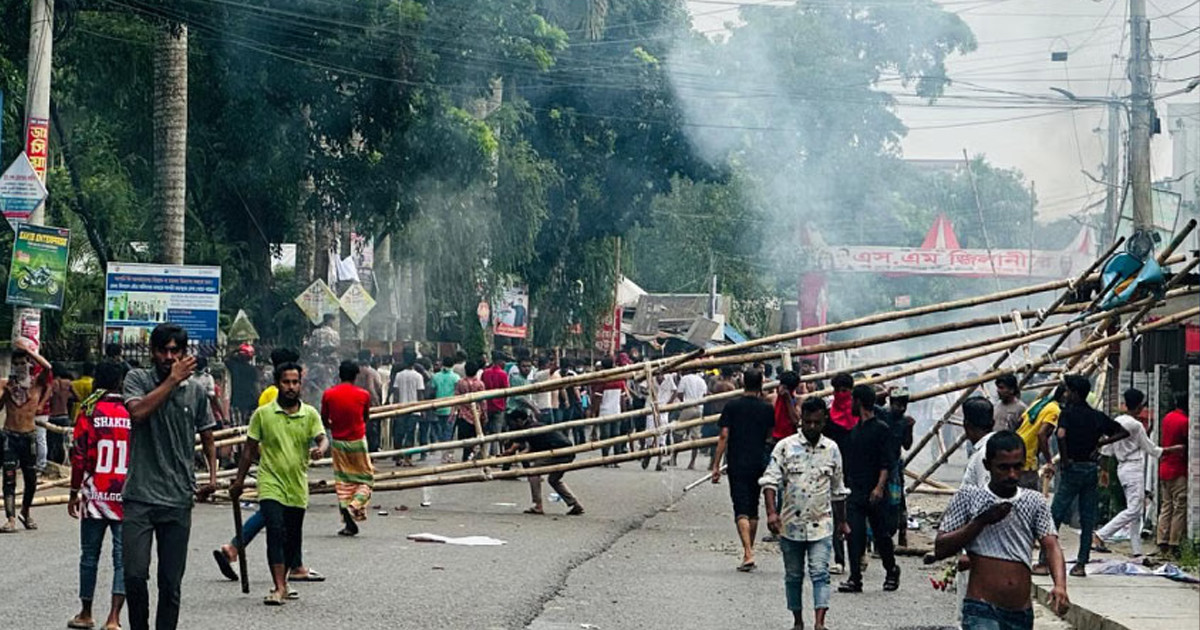 গোপালগঞ্জে সংঘর্ষ: ৮ মামলায় আসামি ৮৪০৪, গ্রেপ্তার ৩১০