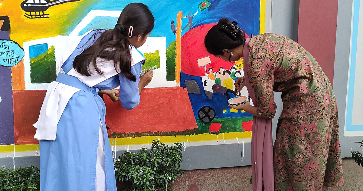 ঠাকুরগাঁওয়ে জুলাই বিপ্লবের স্মৃতিচারণে কলেজের দেয়ালে গ্রাফিতি