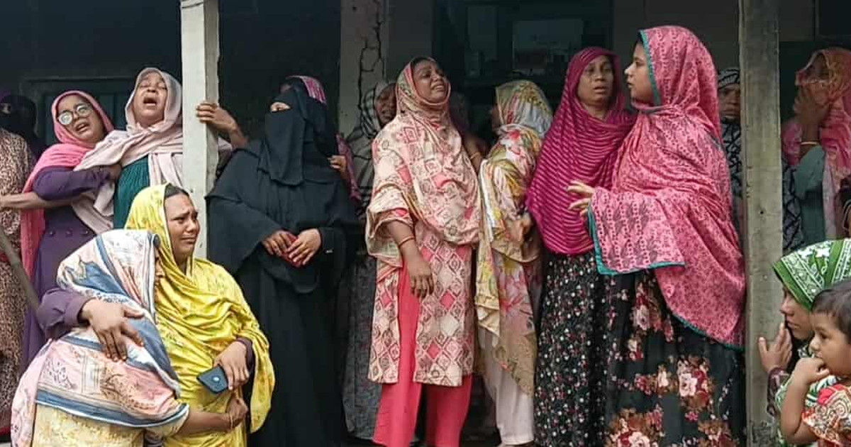 ‘মর্গে কানের দুল আর মাথার খোপা দেখে চিহ্নিত করি সায়মাকে’