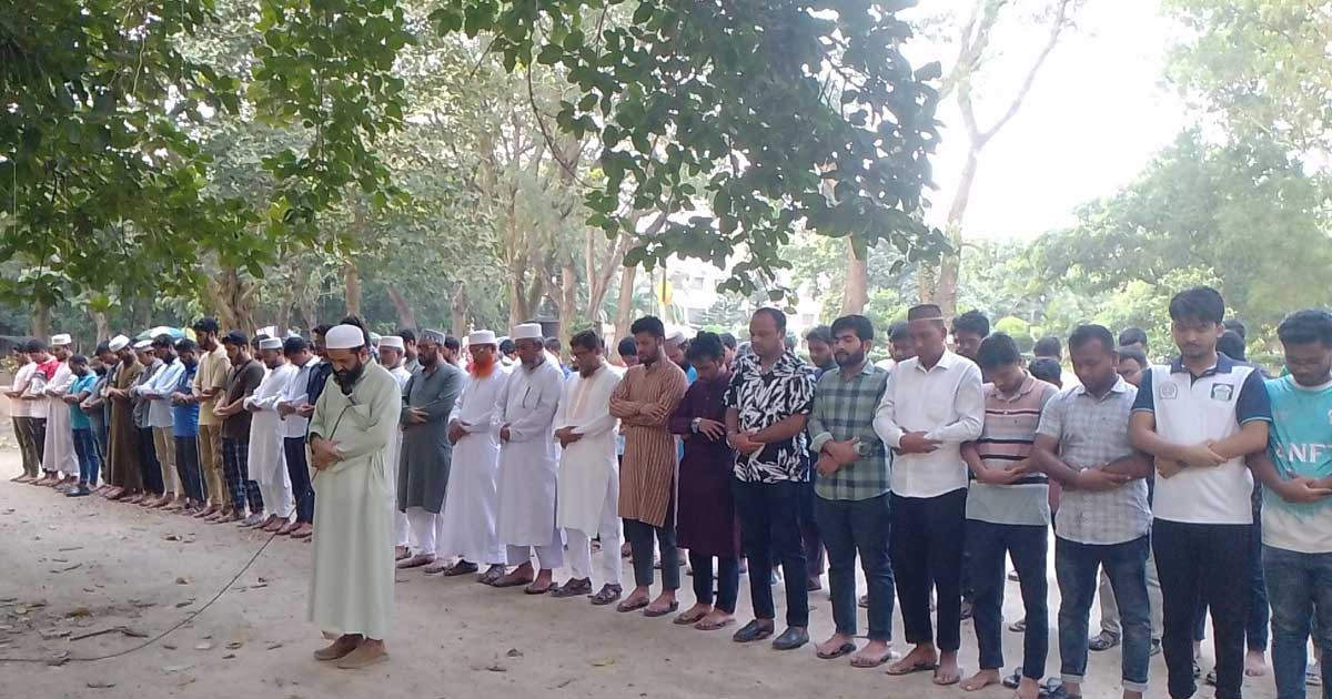 মাইলস্টোল স্কুলের ঘটনায় নিহতদের স্মরণে ইবিতে গায়েবানা জানাজা