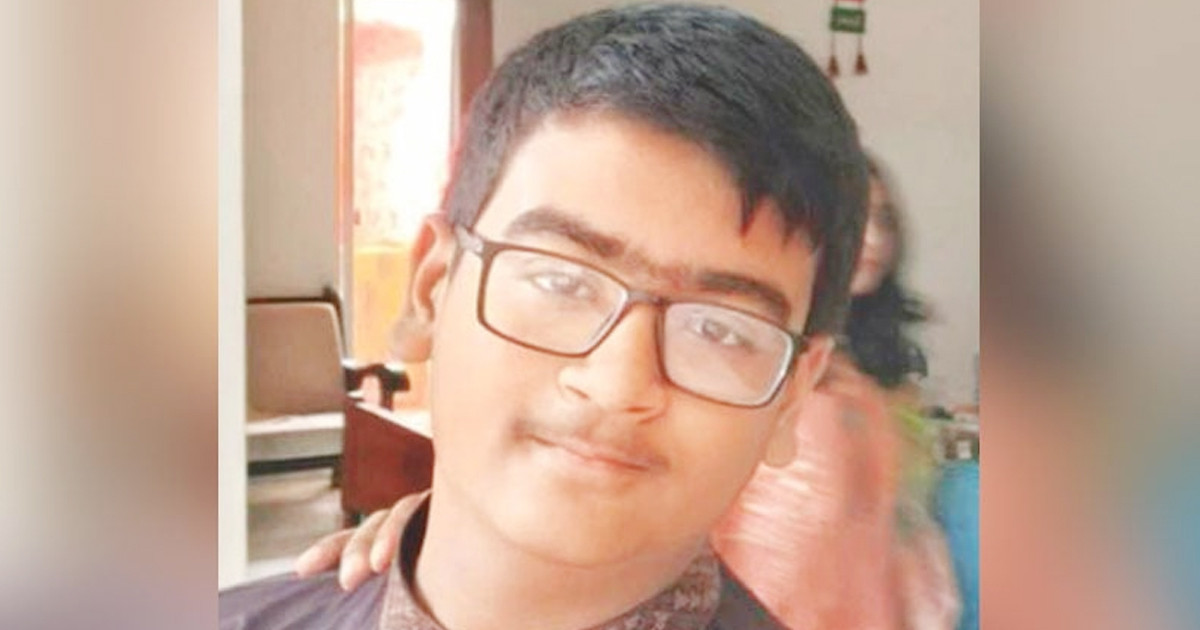 গ্রামের বাড়িতে চিরনিদ্রায় শায়িত সপ্তম শ্রেণির ছাত্র মাহতাব