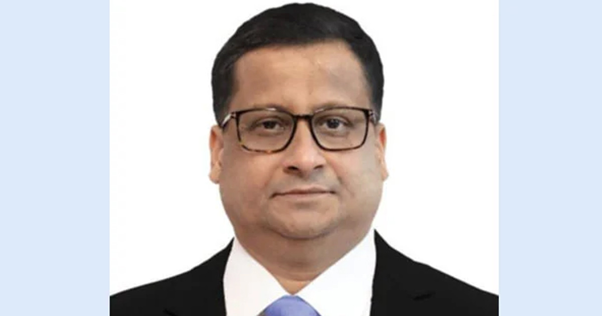 মৃত্যুতে নামহীন, স্মৃতিতে অম্লান