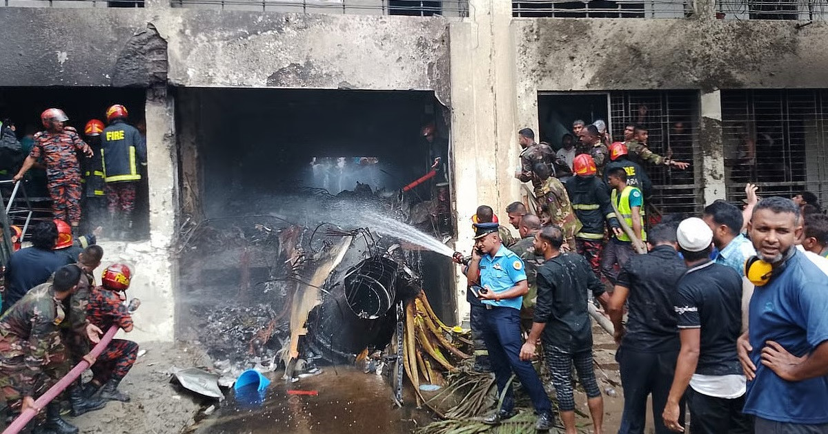 আজ সারাদেশে মসজিদ-উপাসনালয়ে বিশেষ দোয়া ও প্রার্থনা