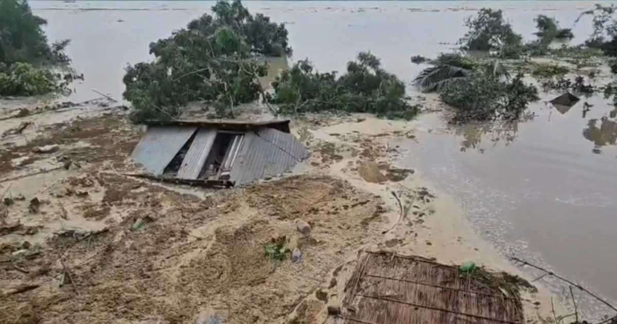 পদ্মায় তীব্র ভাঙন,  ঝুঁকিতে জাজিরার শত ঘর-বসতি