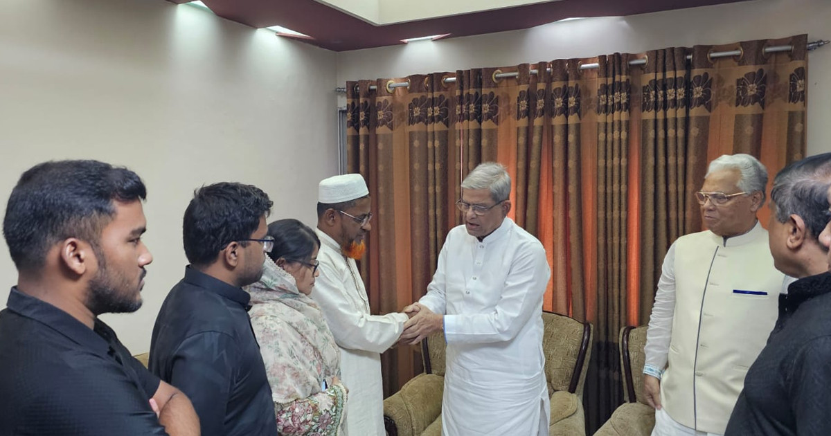 নিহত পাইলট তৌকিরের পরিবারের পাশে বেগম খালেদা জিয়া ও তারেক রহমান