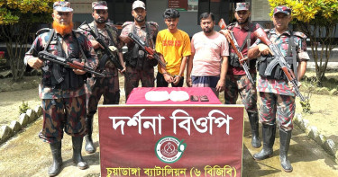 ভারত থেকে আনা ১১ কেজি রূপাসহ ২ পাচারকারী আটক