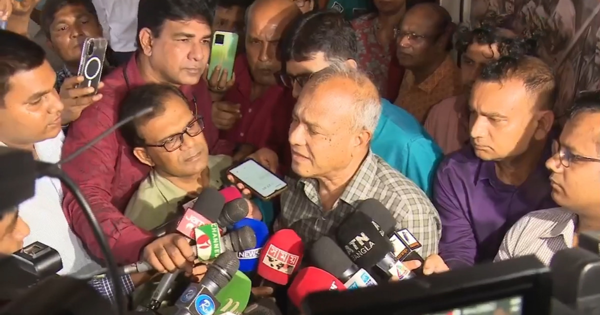 চাঁদাবাজদের দল-পরিচয় না দেখেই ব্যবস্থা: স্বরাষ্ট্র উপদেষ্টা