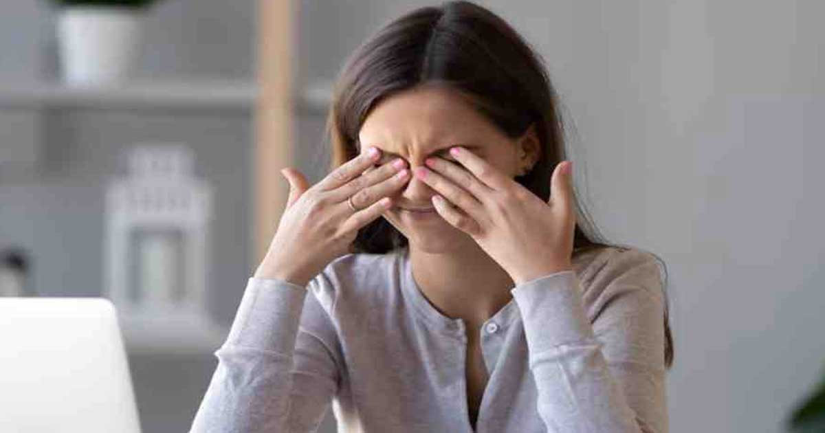চোখে চুলকালে কী করবেন?
