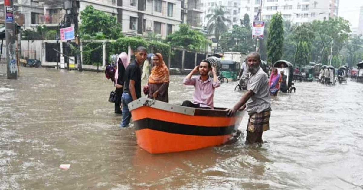 চট্টগ্রামে পানিবন্দি লক্ষাধিক মানুষ