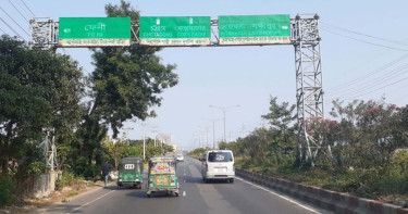 রাতে নিয়ন্ত্রণ হারিয়ে দুমড়েমুচড়ে গেলো মাইক্রোবাস: নিহত ১, আহত ৭