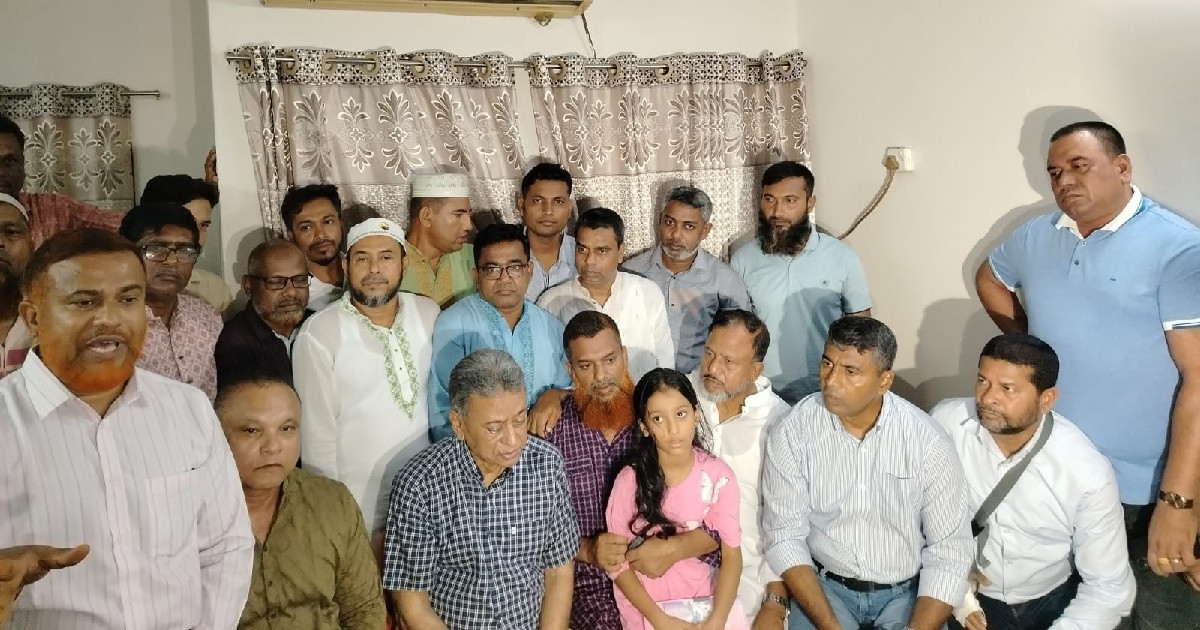 নিজের পকেট থেকে মানুষ স্বাস্থ্য খাতে বেশি ব্যয় করে: আমীর খসরু