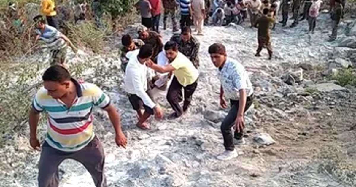 ভারতে যাত্রীবাহী বাস ও ট্রাকের সংঘর্ষে নিহত ৯, বিজেপি নেতার দাবি ১৮