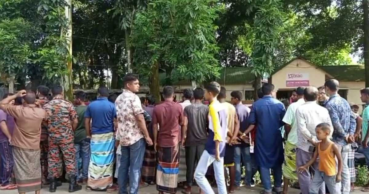 দিনাজপুরে ট্রাকের চাকায় পিষ্ট হয়ে স্কুল শিক্ষক নিহত