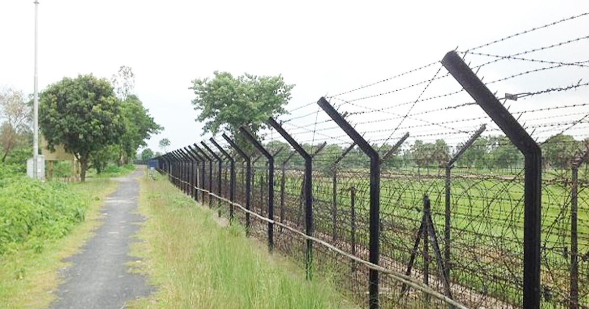 আট নারী ও দুই পুরুষকে ঠেলে পাঠাল বিএসএফ