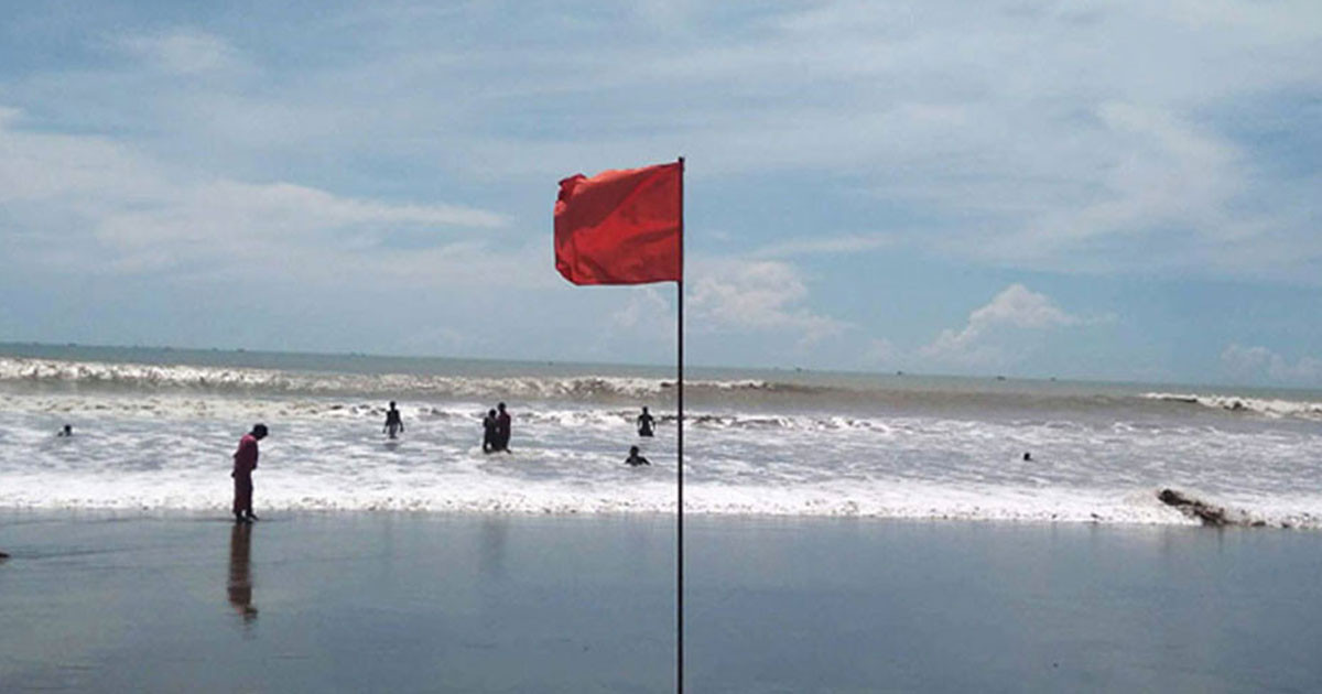 সমুদ্রবন্দর থেকে নামলো সংকেত