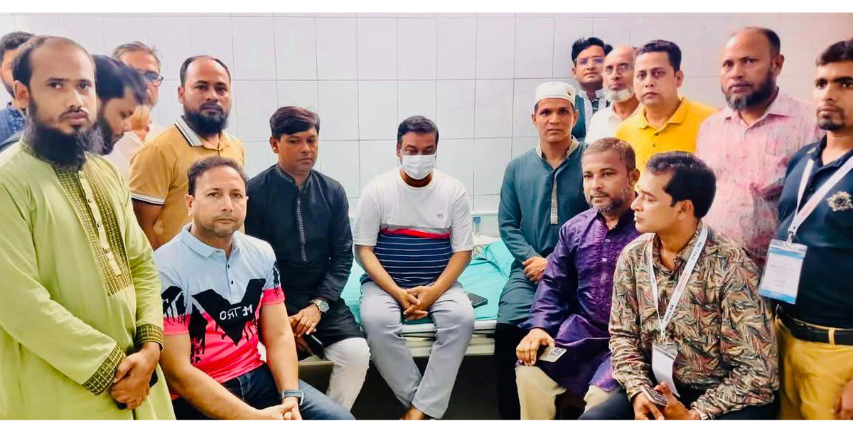 সাংবাদিক নেতা কাদের গনি চৌধুরীকে দেখতে হাসপাতালে পেশাজীবী নেতৃবৃন্দ