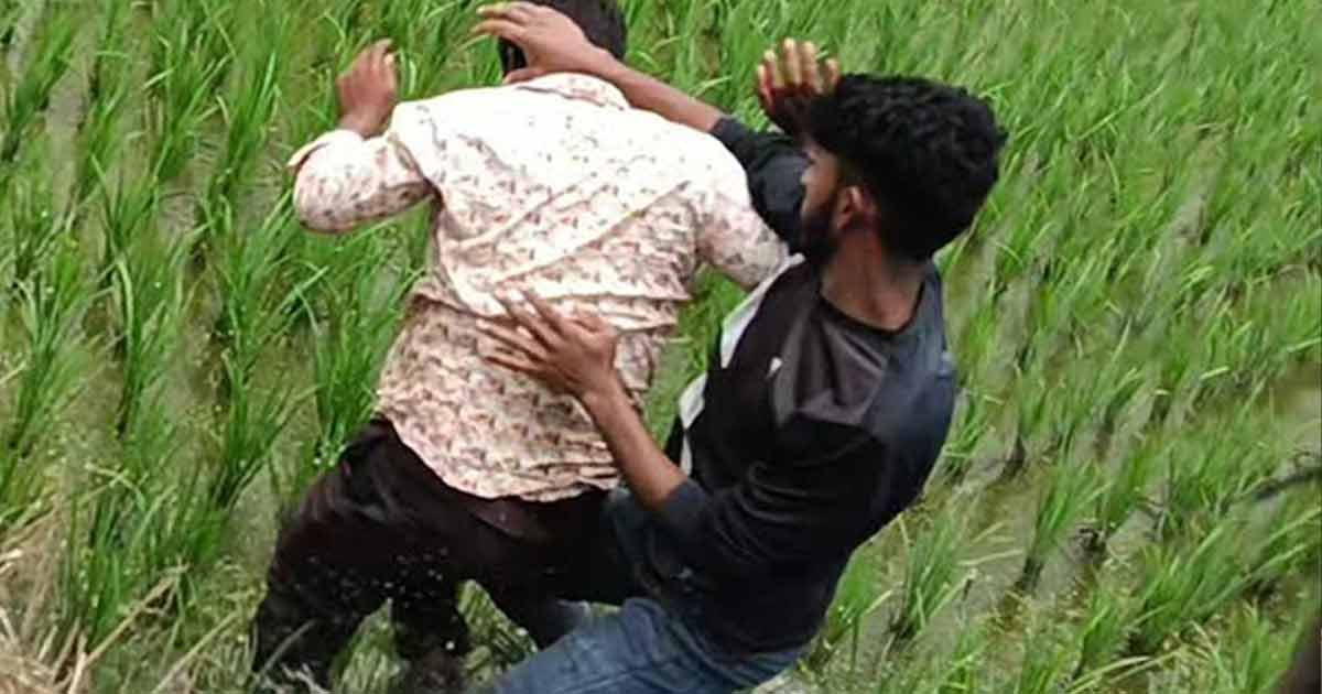 রাস্তা নির্মাণে অনিয়মের অভিযোগ, এলজিইডির কর্মচারীকে পিটুনি