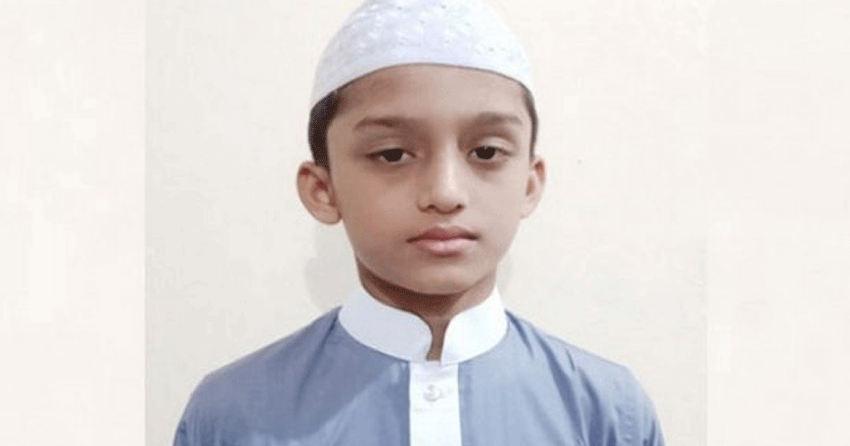 কোরআন প্রতিযোগিতায় প্রথম হয়ে ওমরাহ পালনে যাচ্ছেন ফাহাদ