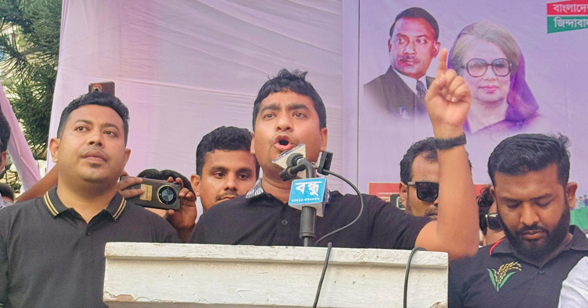 টিএসসিতে যুদ্ধাপরাধীদের ছবি টানানো স্বাধীনতার অপমান: নাসির