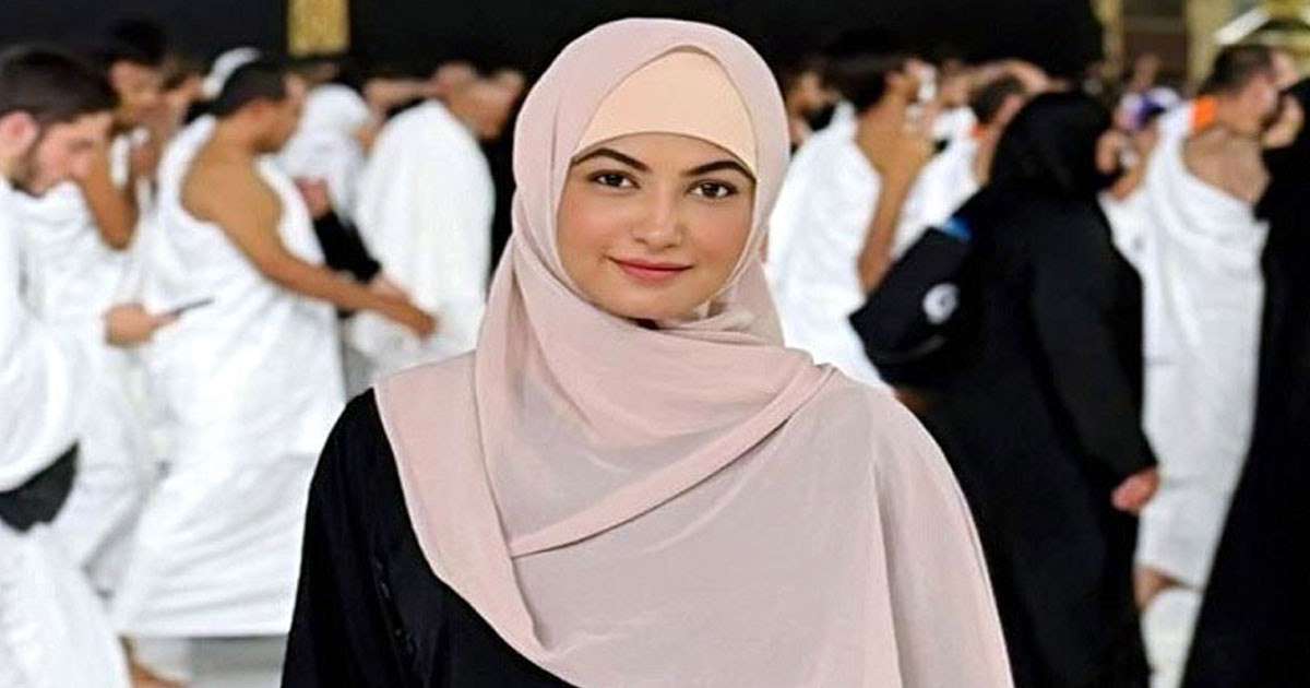 ওমরাহ পালনে গেছেন অভিনেত্রী লামিমা লাম