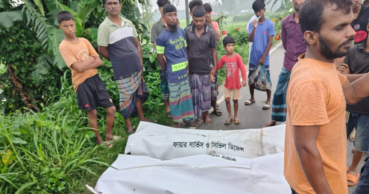 টাঙ্গাইলে পিকআপ-মোটরসাইকেল সংঘর্ষ, নিহত তিন