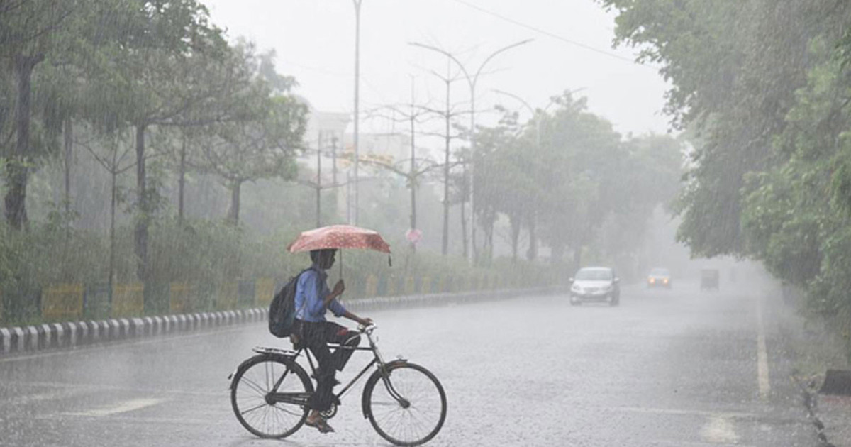 ৪ বিভাগে ভারী বৃষ্টির শঙ্কা, কমতে পারে তাপমাত্রা