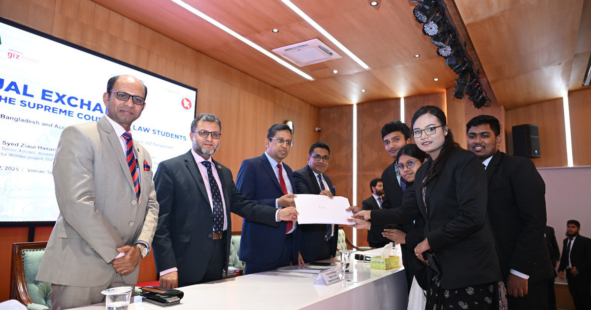 সুপ্রিম কোর্টে ইবির ৪ শিক্ষার্থীর অনন্য অভিজ্ঞতা