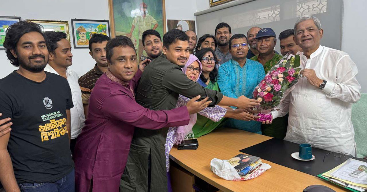 বিএনপি মহাসচিবের সঙ্গে ঠাকুরগাঁও সাংবাদিক ফোরামের মতবিনিময়