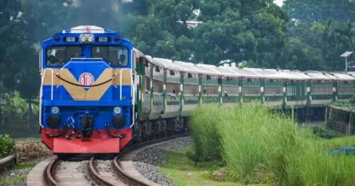 ২ ঘণ্টা পর ঢাকার সঙ্গে উত্তরবঙ্গের রেল যোগাযোগ স্বাভাবিক