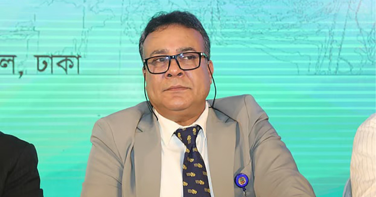 'শিক্ষার্থীরা এআই ব্যবহার করে পরীক্ষা দিচ্ছে, প্রিন্সিপাল বসে চা খাচ্ছেন'