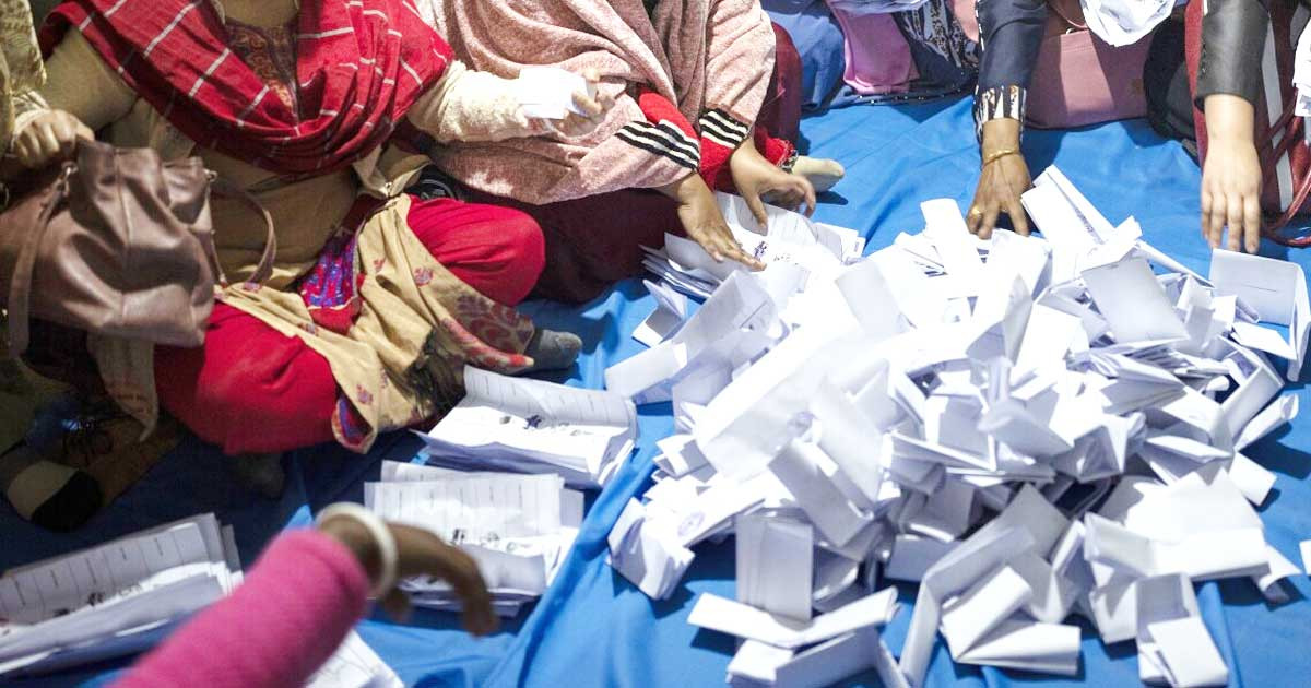 প্রতিদ্বন্দ্বী না থাকলেও লড়তে হবে ‘না’ ভোটের সঙ্গে