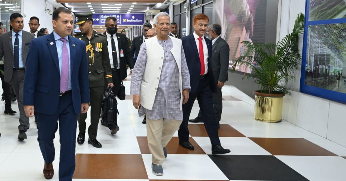 দেশে ফিরেছেন প্রধান উপদেষ্টা