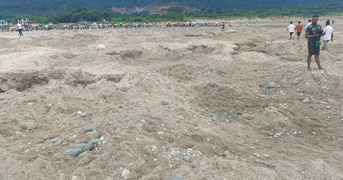 লুট হওয়া সাদা পাথর উদ্ধার করে পুনস্থাপনের সিদ্ধান্ত