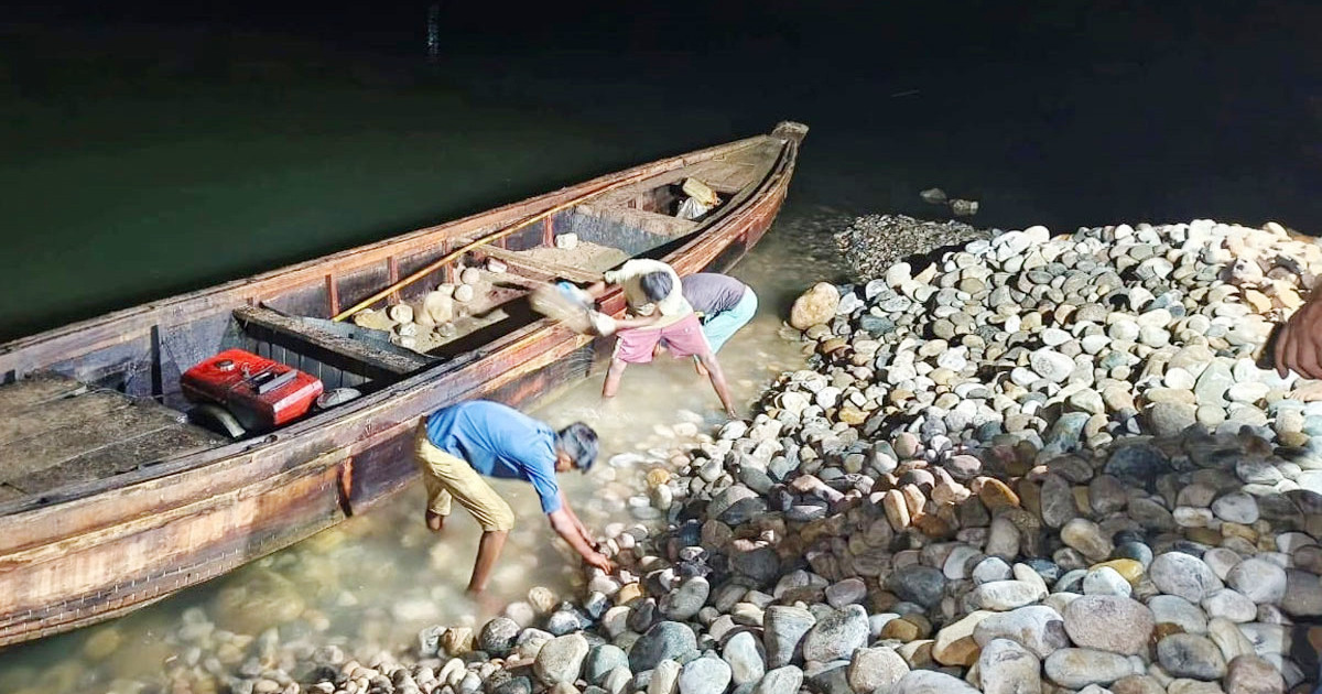 ১২ হাজার ঘনফুট পাথর উদ্ধার করে পুনরায় নদীতে ফেলে হয়েছে