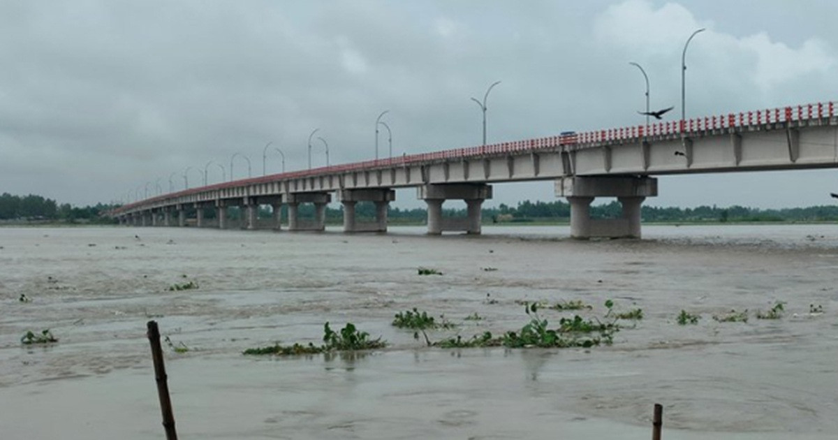 ধসে পড়লো তিস্তা সেতু রক্ষা বাঁধের ৬০ মিটার এলাকা, ৭০ ফুট গভীর গর্ত