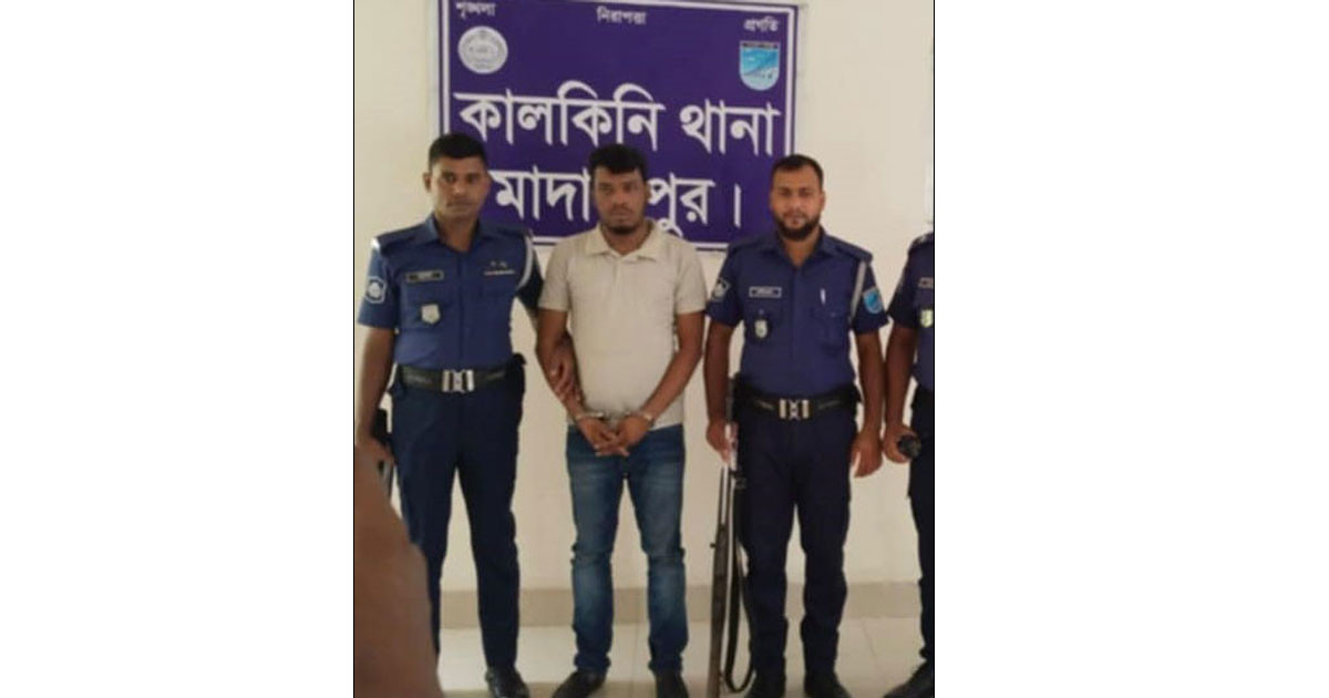 যৌনপল্লীতে তরুণীকে বিক্রির অভিযোগে ১০ মামলার আসামি গ্রেপ্তার