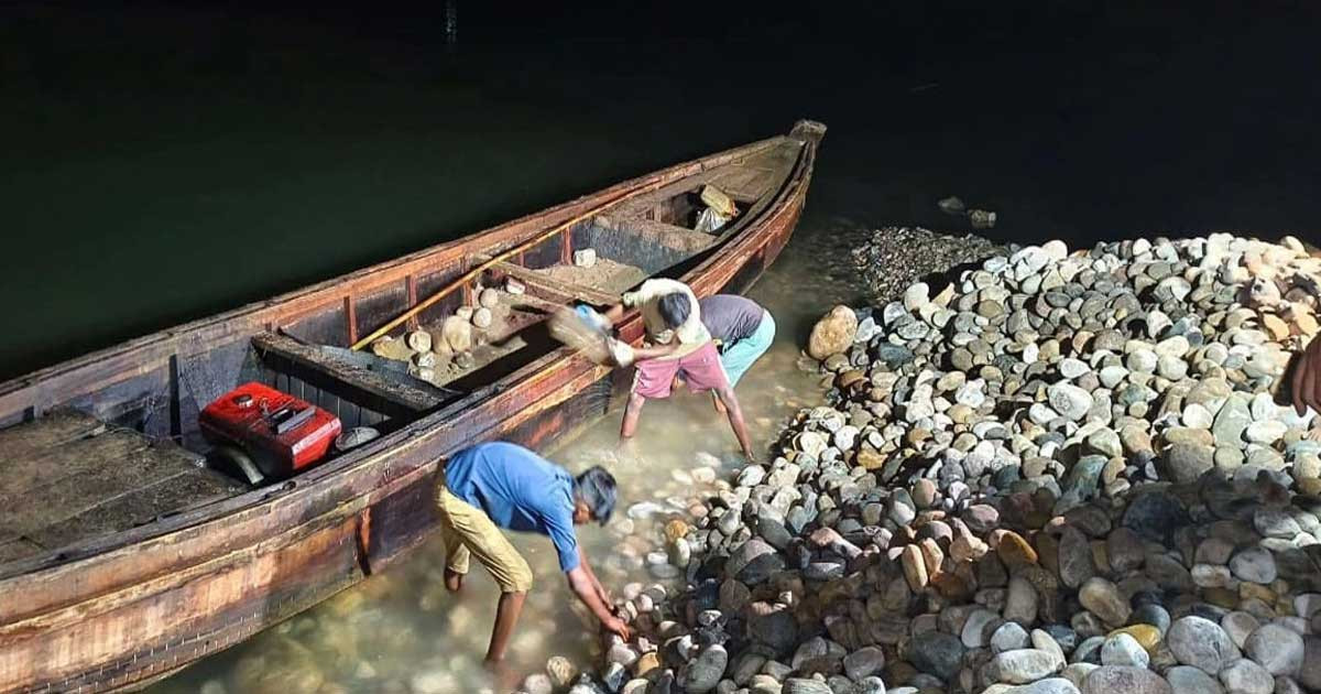 কোম্পানীগঞ্জ থেকে লুট হওয়া ১ লাখ ঘনফুট সাদাপাথর জব্দ