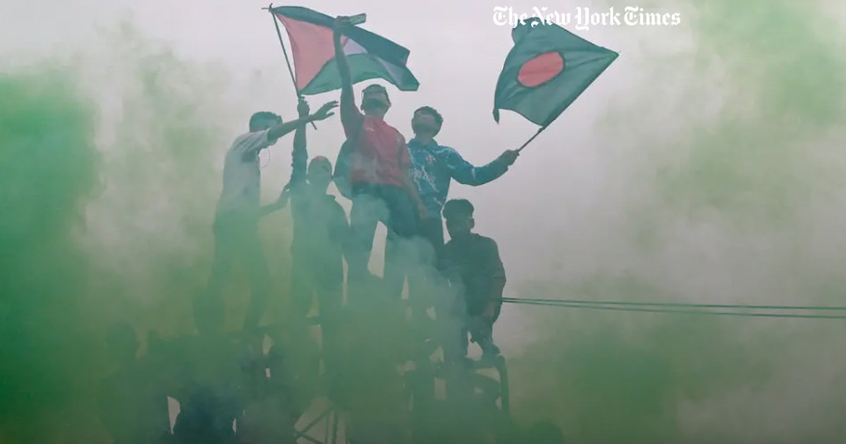 বাংলাদেশে বিপ্লবের ১ বছর পর আশা পরিণত হচ্ছে হতাশায়