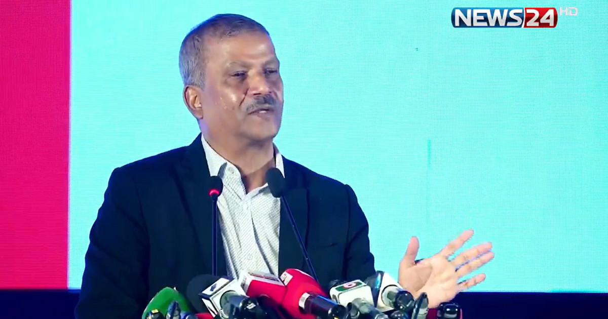 গরিব রোগীদের ১৪-১৫টা টেস্ট দেওয়ার প্রক্রিয়া বন্ধ করেন: আসিফ নজরুল
