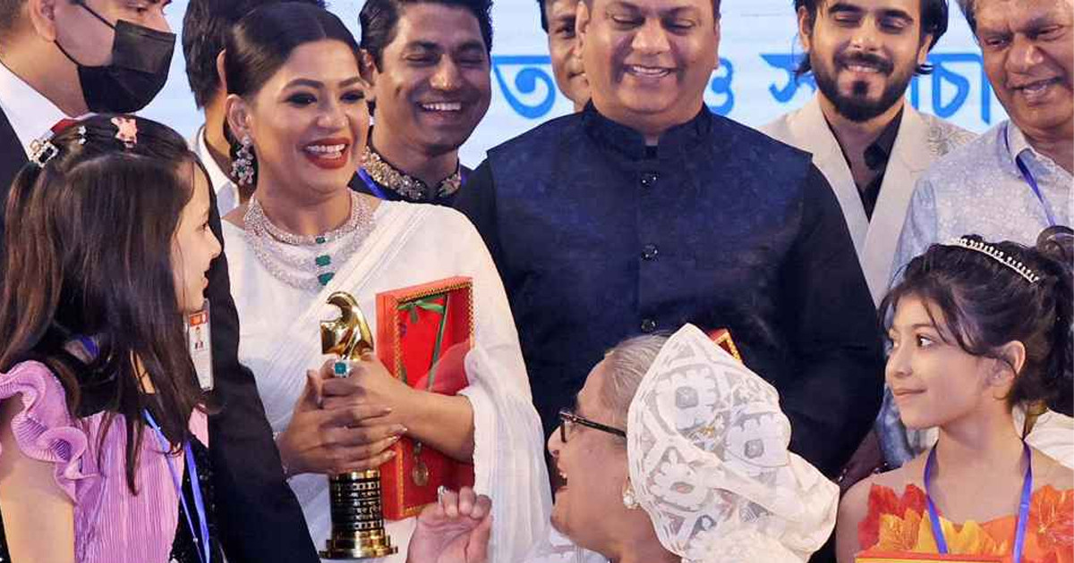 শেখ হাসিনাকে শয়তানের সঙ্গে তুলনা করলেন বাঁধন