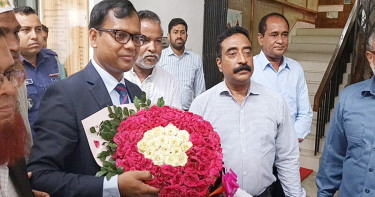 দায়িত্ব গ্রহণ করলেন সিলেটের নতুন জেলা প্রশাসক সারওয়ার