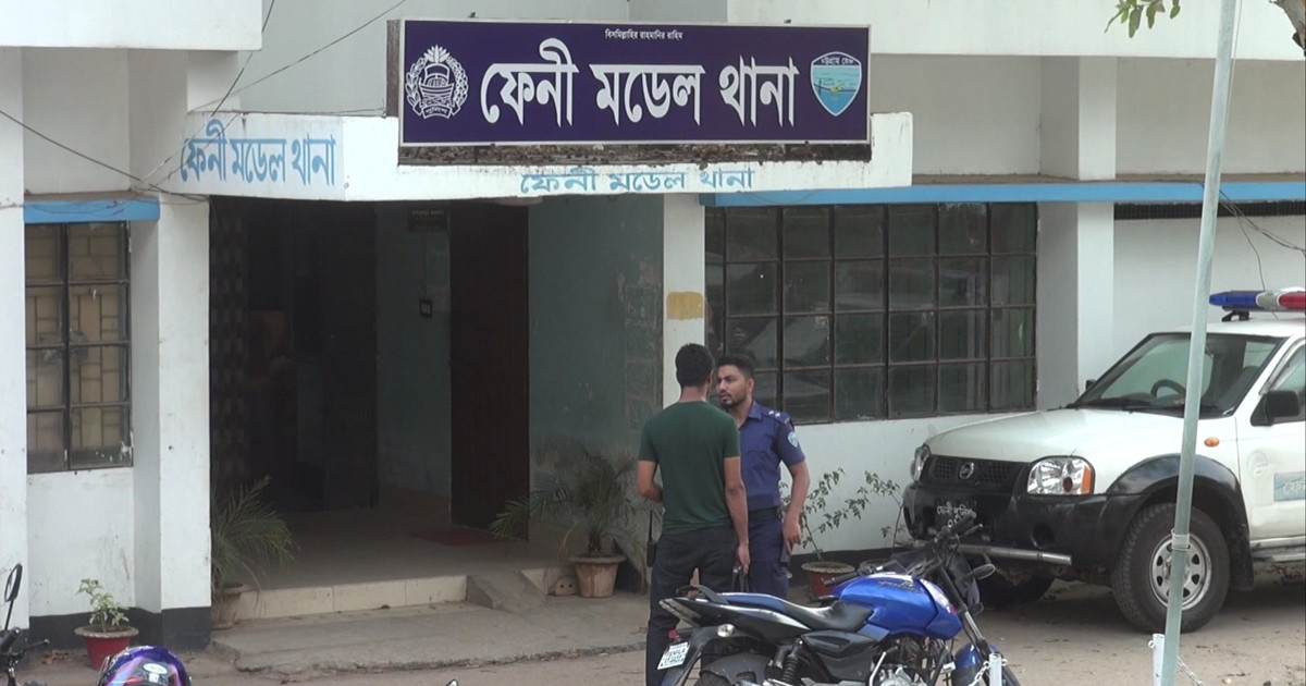 স্বামী অসুস্থ বলে ডেকে নিয়ে স্ত্রীকে ধর্ষণ