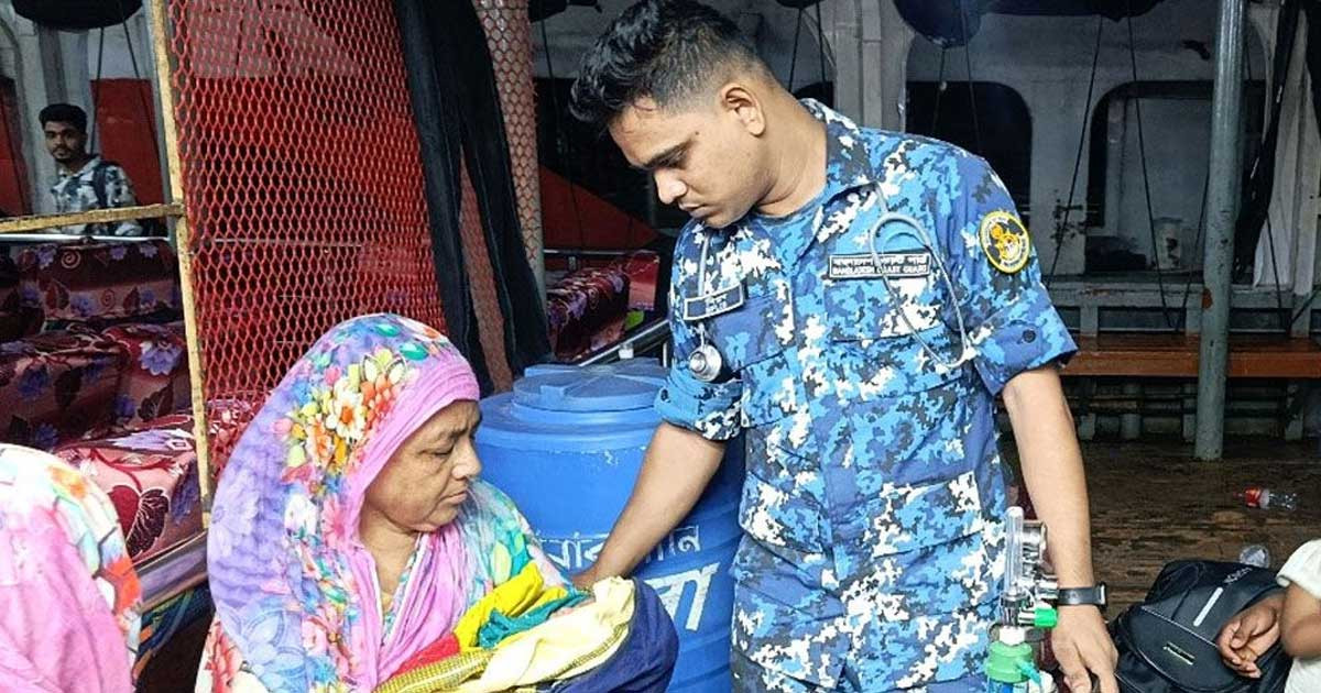 মানবতার দৃষ্টান্ত সৃষ্টি করলো কোস্টগার্ড