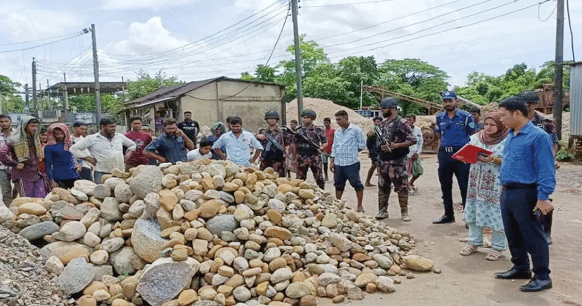 জৈন্তাপুরে আরও ১৪ হাজার ঘনফুট পাথর জব্দ