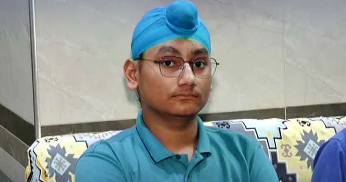 পাকিস্তানে কোরআন ও ইসলাম শিক্ষায় প্রথম হলো এক শিখ ছাত্র