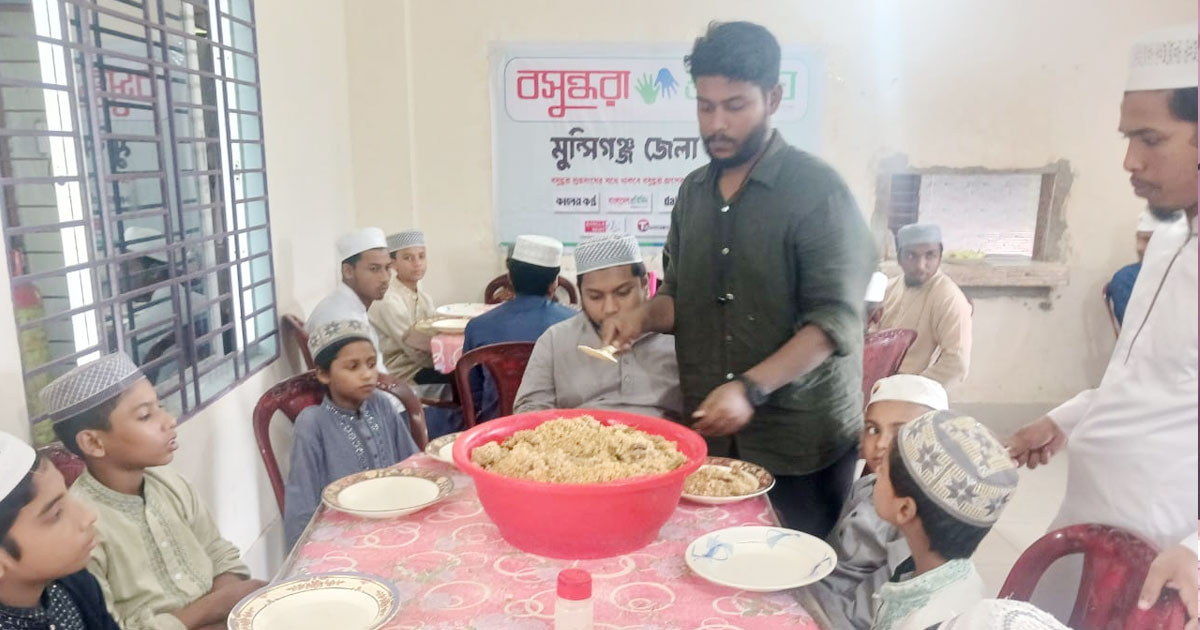 শুভসংঘের উদ্যোগে মুন্সীগঞ্জে এতিমখানায় কুরআন খতম ও দোয়া মাহফিল